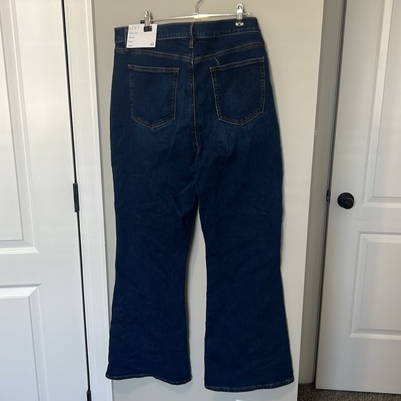 NWT Loft “The slim flare” high-rise size 34/18 - Picture 4 of 4